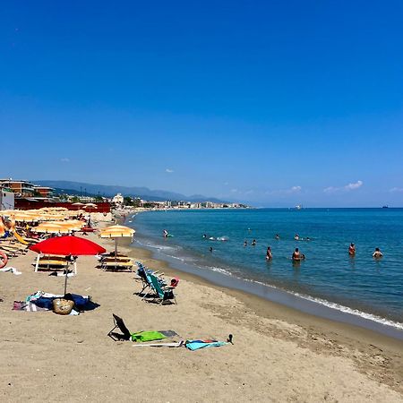 Appartamento Con Accesso Privato Spiaggia 萨沃纳 外观 照片